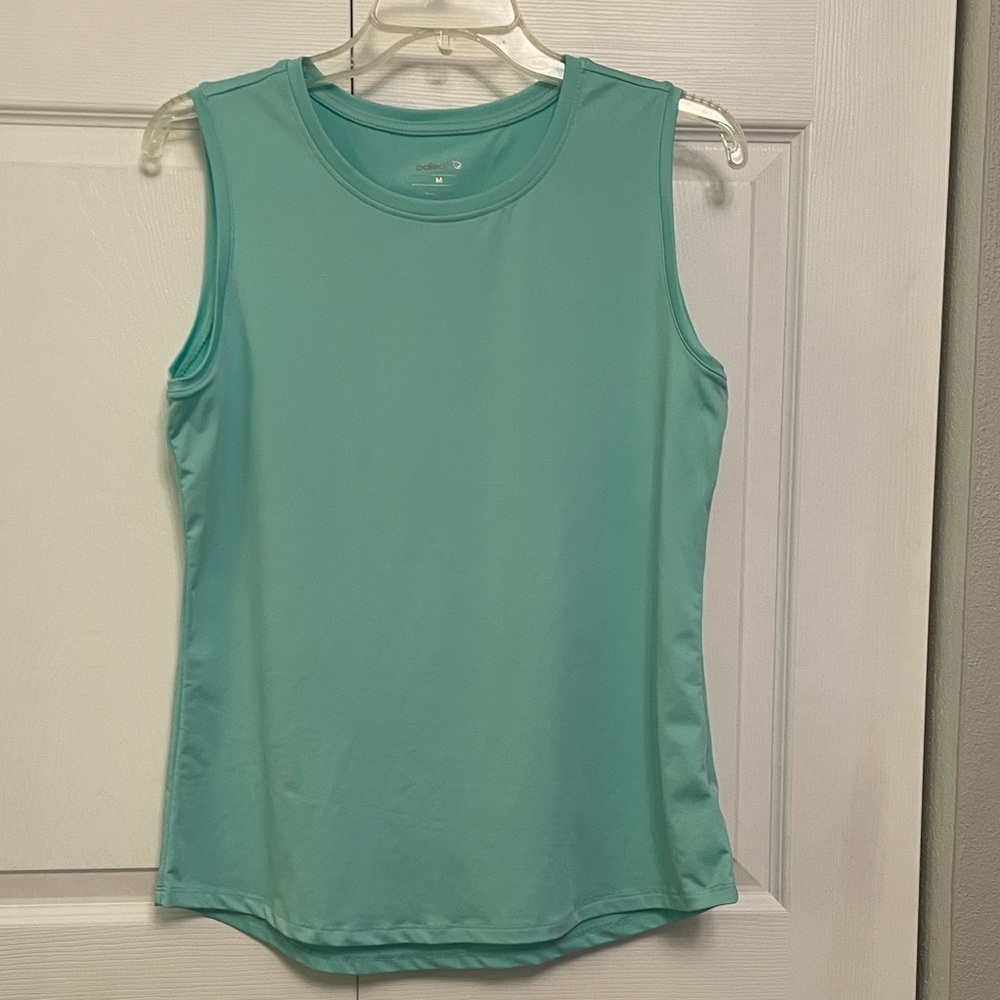 BALEAF Woman’s Quick Dry Sleeveless Workout Sports Tank Top Curve Hem Lines M
